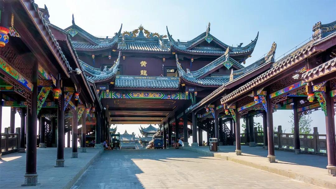 三国宝马图：奔腾不息的力量与荣耀